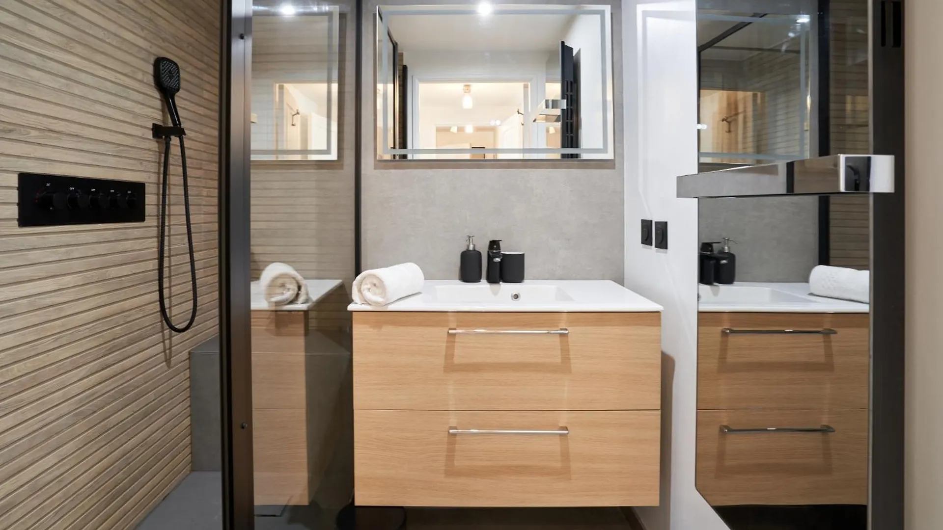 Le Marais - Modern Design Apartment Paris France